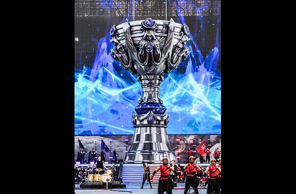 外媒预测LPL新赛季队伍排名：EDG位居榜首 IG倒数第三