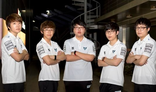 【周评】上周方案预测谁最强？资深专家完成10连红