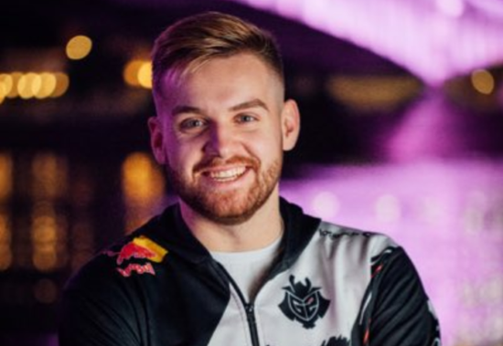 BLG赛后群访 Elk ：打完跟呼吸聊了天，感觉他今天有点惨一直被抓