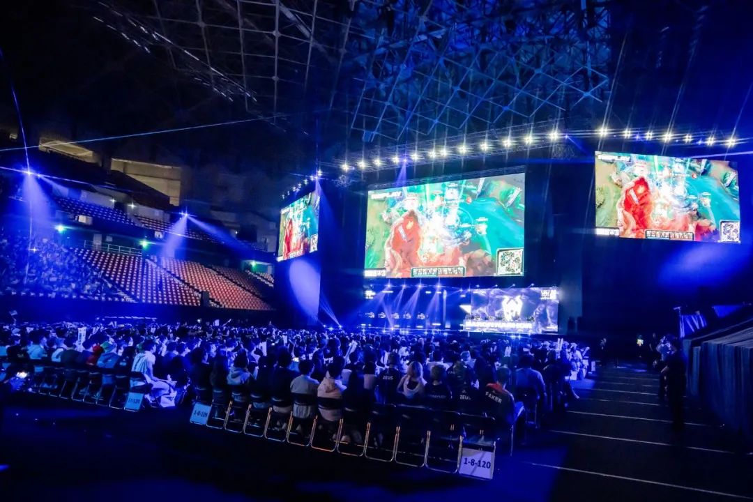 攻击是否变得过于强大？社区辩论 CS2 ; 平衡