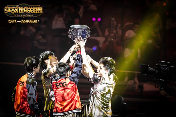 【赛后战报】顶级折磨！场均40分钟的比赛，EDG2：1战胜RNG